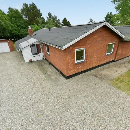 Viveke - 1-5km From The Sea In Western Jutland By Interhome Hotel 3*